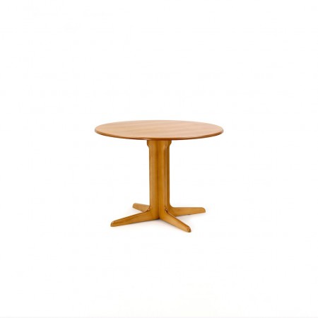 Pedestal dining table, round